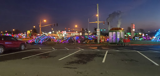 Grocery Store «Grocery Outlet Bargain Market», reviews and photos, 16261 US-101 #17, Brookings, OR 97415, USA