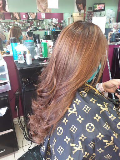 Beauty Salon «Kary Elys Hair Salon», reviews and photos, 111 N 6th St, Conroe, TX 77301, USA