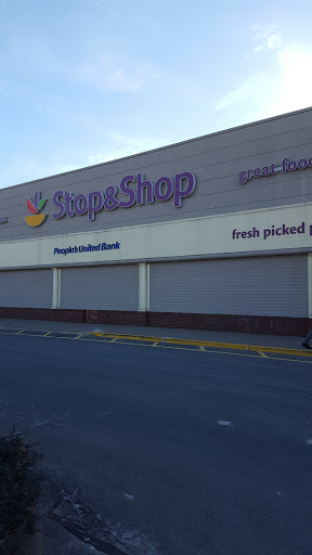 Grocery Store «Super Stop & Shop», reviews and photos, 331 Cottage Grove Rd, Bloomfield, CT 06002, USA