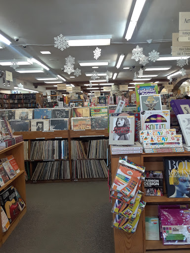 Book Store «Half Price Books», reviews and photos, 2041 Ford Pkwy, St Paul, MN 55116, USA