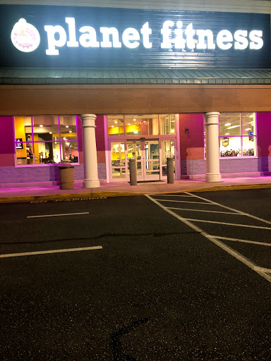 Gym «Planet Fitness», reviews and photos, 404 E Six Forks Rd, Raleigh, NC 27609, USA