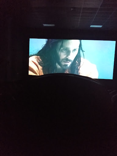 Movie Theater «Regal Cinemas Middleburg Town Square 16», reviews and photos, 18348 Bagley Rd, Middleburg Heights, OH 44130, USA