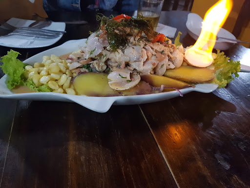 Restaurante El Faro: Ceviche De Noche