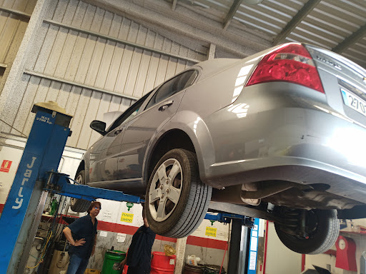 Talleres Reyes en La Algaba, Sevilla