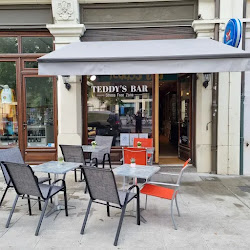 Teddy's Bar