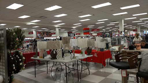 Department Store «T.J. Maxx», reviews and photos, 5500 Sunrise Hwy, Massapequa, NY 11758, USA