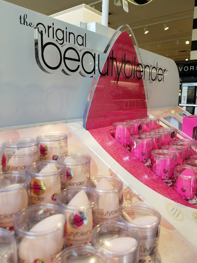 Cosmetics Store «SEPHORA», reviews and photos, 639 E Shaw Ave, Fresno, CA 93710, USA