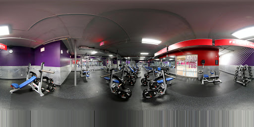 Health Club «Crunch - Greenpoint», reviews and photos, 825 Manhattan Ave, Brooklyn, NY 11222, USA