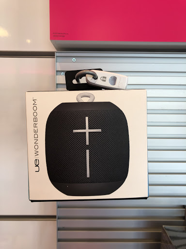 Cell Phone Store «T-Mobile», reviews and photos, 25965 Industrial Blvd #105, Hayward, CA 94545, USA