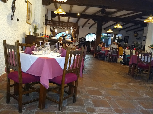 Restaurante Sollun - C. Pintada, 9, 29780 Nerja, Málaga