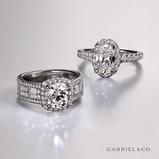 Jewelry Store «Lewis Jewelers», reviews and photos, 2705 S I-35 Service Rd, Moore, OK 73160, USA