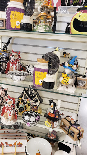 Department Store «T.J. Maxx & HomeGoods», reviews and photos, 717 Boardman Poland Rd, Youngstown, OH 44512, USA