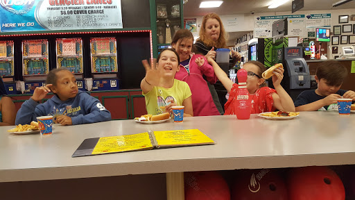 Restaurant «Glacier Lanes Restaurant & Lounge», reviews and photos, 9630 Evergreen Way, Everett, WA 98204, USA