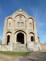Photo n°5 de Vitrine de châtel-Montagne à Châtel-Montagne ()