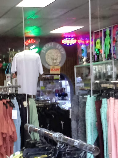 Tobacco Shop «Twisted Smoke Shop (J St)», reviews and photos, 3718 J St, Sacramento, CA 95816, USA