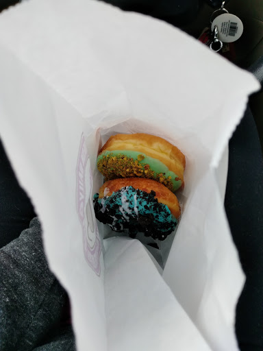 Donut Shop «Donut Licious», reviews and photos, 1535 Spring Cypress Rd, Spring, TX 77388, USA