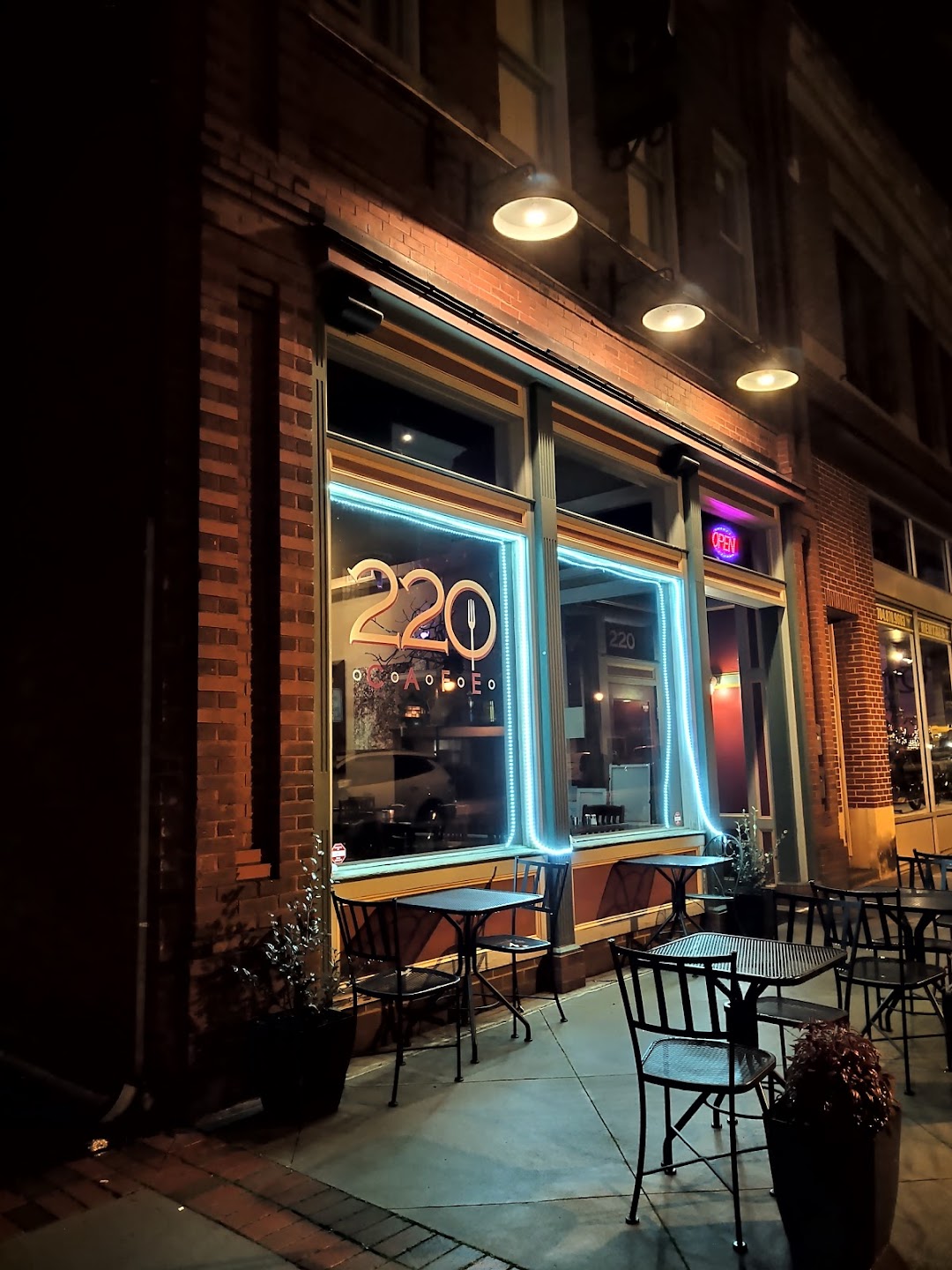 220 Cafe