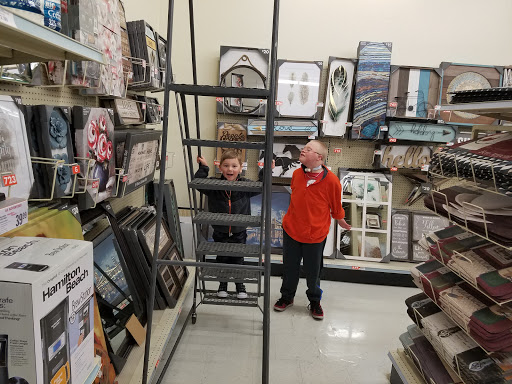 Discount Store «Big Lots», reviews and photos, 1608 N Larkin Ave, Crest Hill, IL 60435, USA