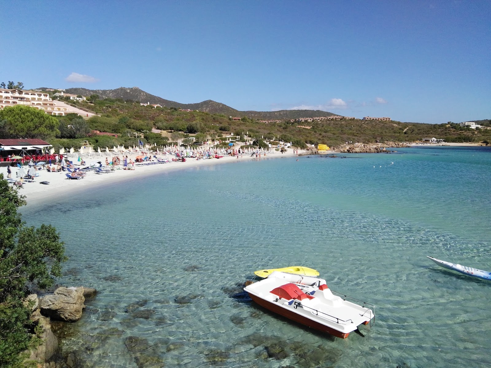 Φωτογραφία του Παραλία Σος Αράνζος με λεπτή λευκή άμμος επιφάνεια