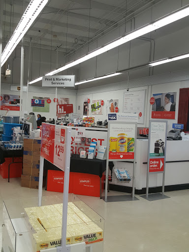 Office Supply Store «Staples», reviews and photos, 101 W Vine St, Kissimmee, FL 34741, USA