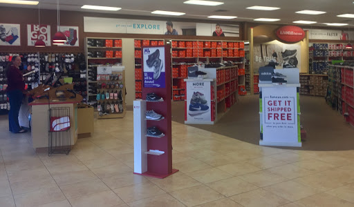 Shoe Store «Famous Footwear», reviews and photos, 50 Shining Willow Way, La Plata, MD 20646, USA