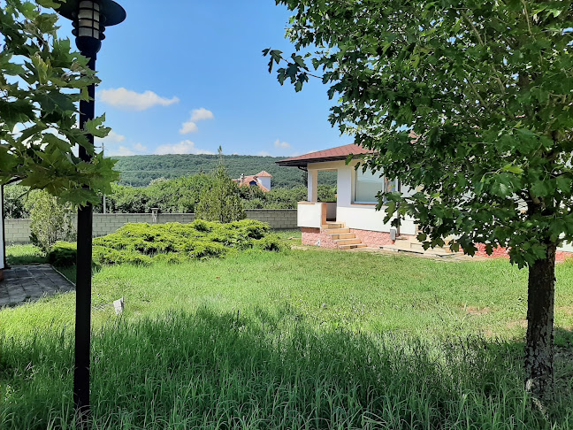 Къщи за гости Юнец - Долни чифлик