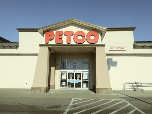 Pet Supply Store «Petco Animal Supplies», reviews and photos, 891 NE D St, Grants Pass, OR 97526, USA