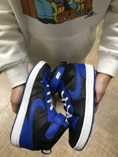 Shoe Store «DSW Designer Shoe Warehouse», reviews and photos, 17158 Redmond Way, Redmond, WA 98052, USA