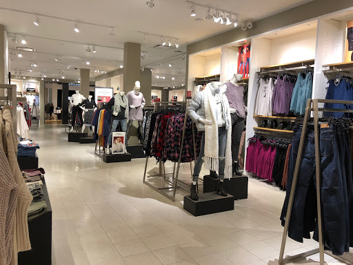 Clothing Store «Express», reviews and photos, 301 S Hills Village, Pittsburgh, PA 15241, USA