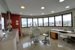 Barusso Odontologia Curitiba image