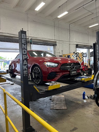 Auto Repair Shop «NGR Auto Services», reviews and photos, 15620 W Dixie Hwy, North Miami Beach, FL 33162, USA