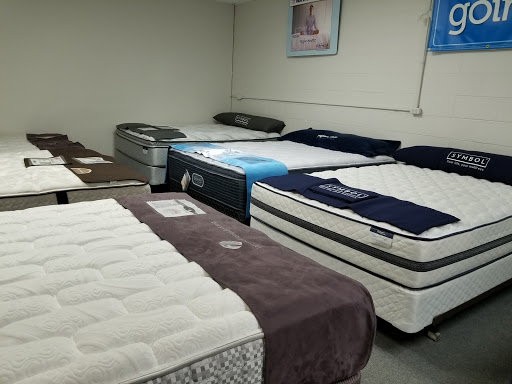 Mattress Store «Michigan Discount Mattress», reviews and photos, 24774 Crestview, Farmington Hills, MI 48335, USA