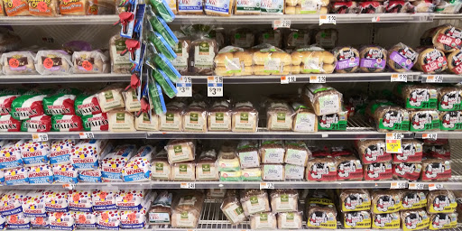 Shopping Mall «New Horizons Shopping Mall», reviews and photos, 961 E 174th St, Bronx, NY 10460, USA