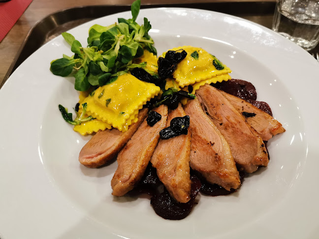 https://livingrestaurant.net/