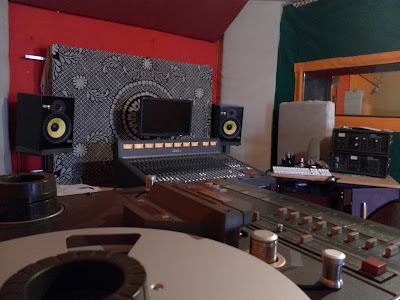 ROOTS VIBES studio & label à Mailly-Champagne