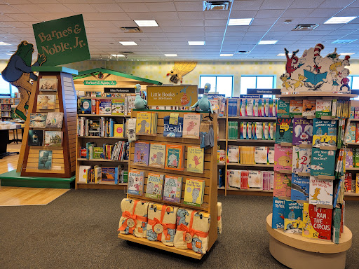 Book Store «Barnes & Noble», reviews and photos, 3195 28th St SE, Grand Rapids, MI 49512, USA