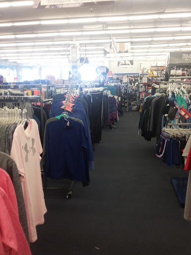 Sporting Goods Store «Big 5 Sporting Goods - Sunnyvale», reviews and photos, 721 Sunnyvale Saratoga Rd, Sunnyvale, CA 94087, USA