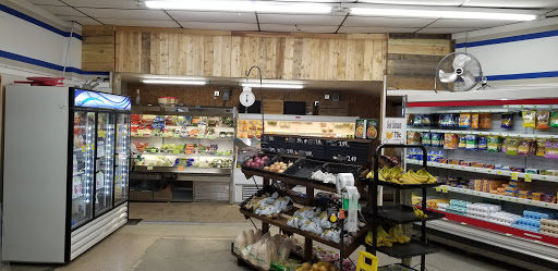 Grocery Store «Farmers Market», reviews and photos, 103 W 2nd St N, Wright City, MO 63390, USA