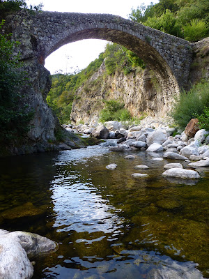 Pont Vieux du Travers à Mayres