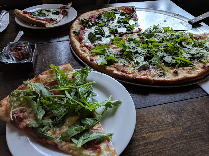 #6 best pizza place in Oakland - Spinning Dough