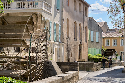 La Rue des Roues à L'Isle-sur-la-Sorgue