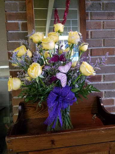 Florist «Alluring Floral and Event Planning», reviews and photos, 4475 Richfield Rd, Flint, MI 48506, USA