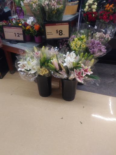 Supermarket «Giant Eagle Supermarket», reviews and photos, 351 Center St, Chardon, OH 44024, USA