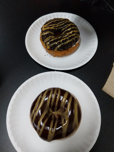 Donut Shop «The Donut Experiment Clearwater Beach», reviews and photos, 674 S Gulfview Blvd, Clearwater Beach, FL 33767, USA