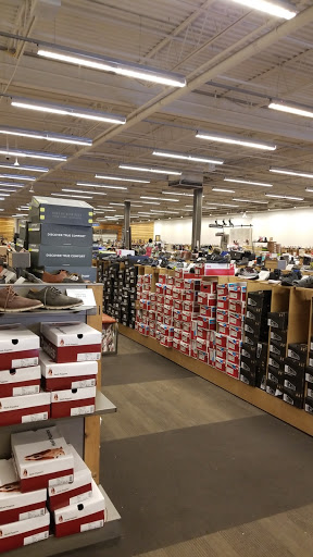 Shoe Store «DSW Designer Shoe Warehouse», reviews and photos, 345 Rockaway Turnpike, Lawrence, NY 11559, USA
