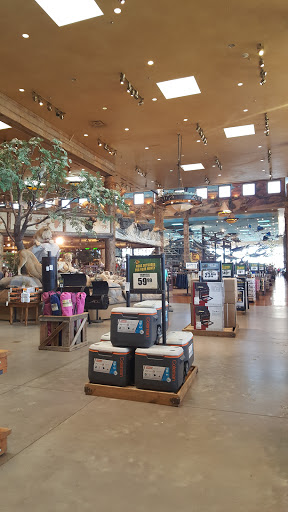 Sporting Goods Store «Bass Pro Shops», reviews and photos, 8200 Dean Martin Dr, Las Vegas, NV 89139, USA