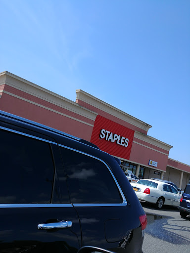Office Supply Store «Staples», reviews and photos, 380 Sunrise Hwy, Patchogue, NY 11772, USA