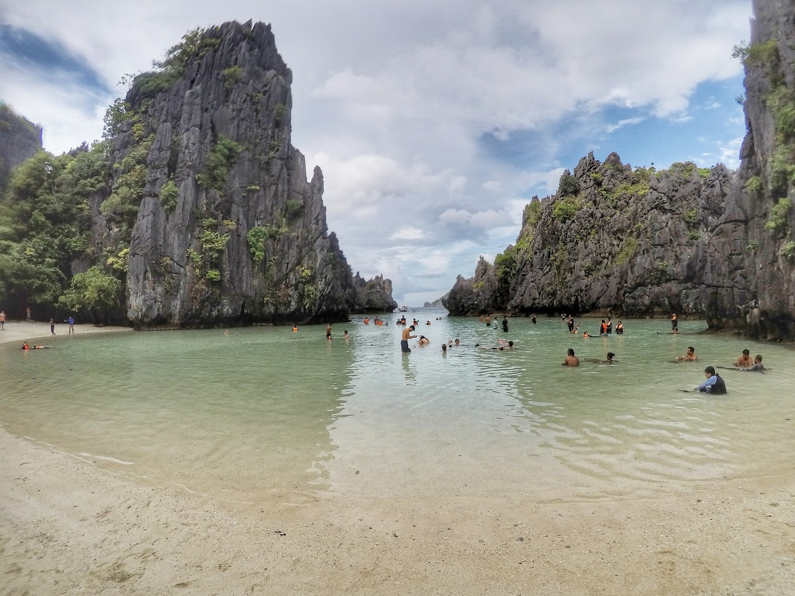 Foto von Secret Beach II mit viele kleine buchten