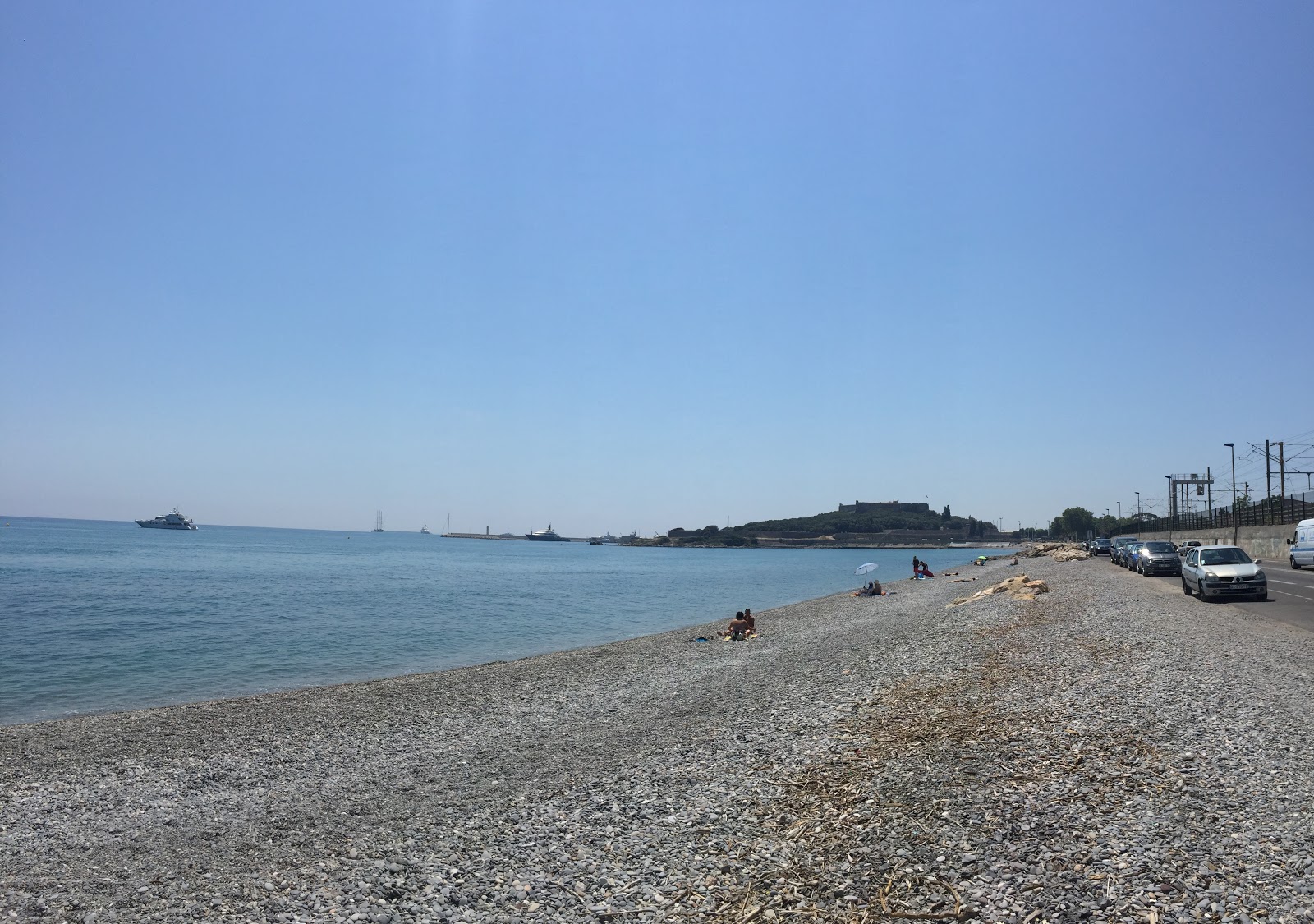Plage de la Fontonne'in fotoğrafı geniş plaj ile birlikte