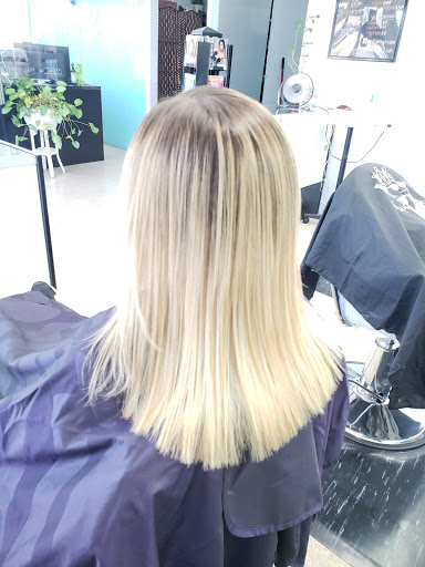 Hair Salon «Nuevo Look Beauty Salon», reviews and photos, 228 Martha St, Euless, TX 76040, USA
